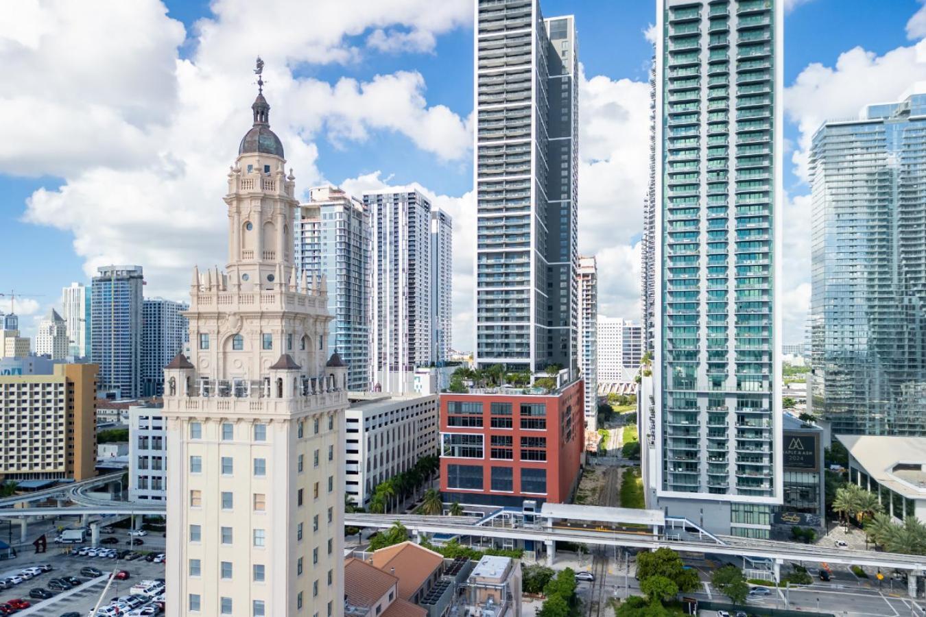 3002 Downtown In Front Of Kaseya Center With Gym And Pool Miami