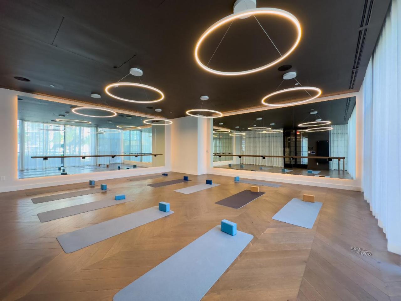 3002 Downtown In Front Of Kaseya Center With Gym And Pool