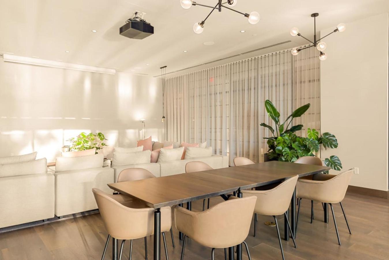 3002 Downtown In Front Of Kaseya Center With Gym And Pool