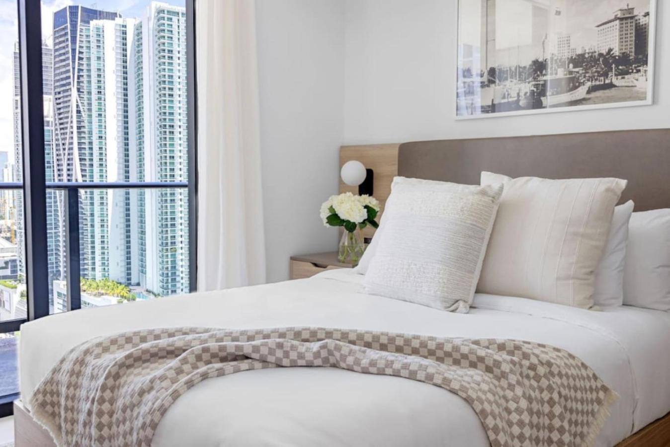 3002 Downtown In Front Of Kaseya Center With Gym And Pool Miami
